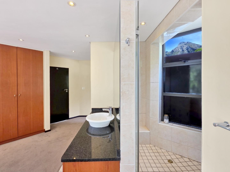 To Let 4 Bedroom Property for Rent in Oranjezicht Western Cape